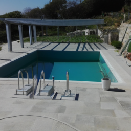 Fourniture et pose de liner pour piscine : choix de matériaux et processus d'installation Verdun